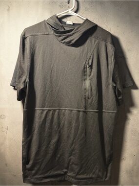 Russell Athletic Men's Short-Sleeve Hooded Performance Shirt - Gray